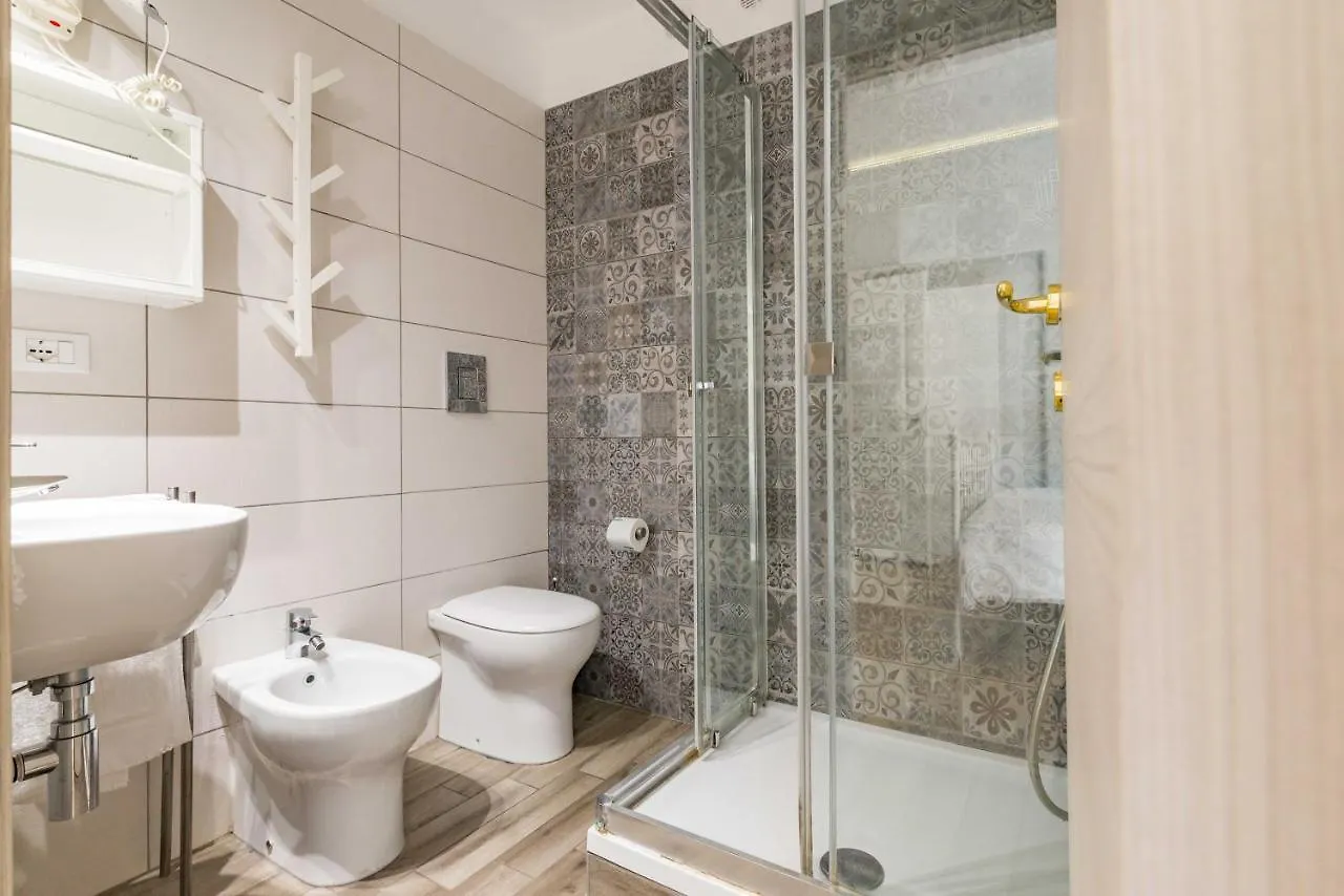 Frühstückspension Un Attimo A Roma B&B