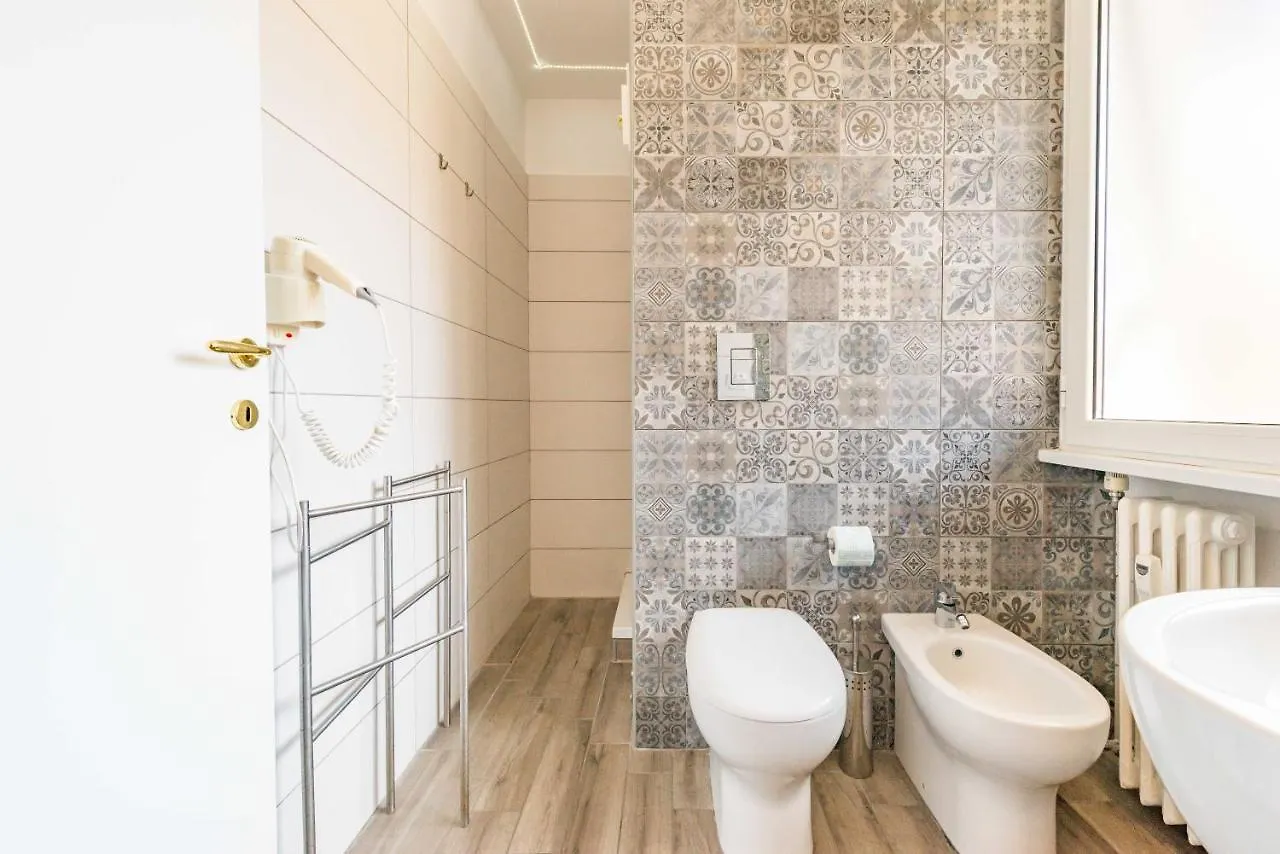 Frühstückspension Un Attimo A Roma B&B