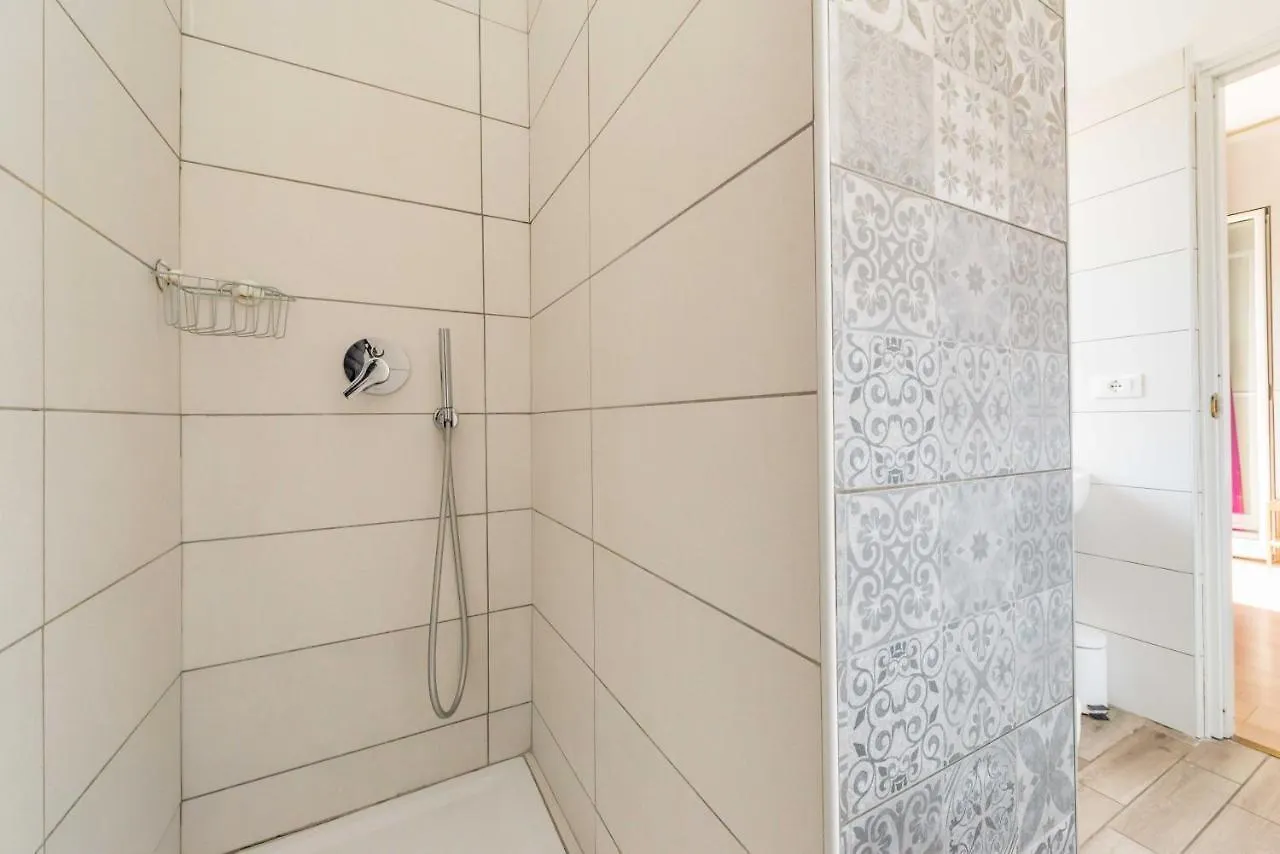 Un Attimo A Roma B&B 로마